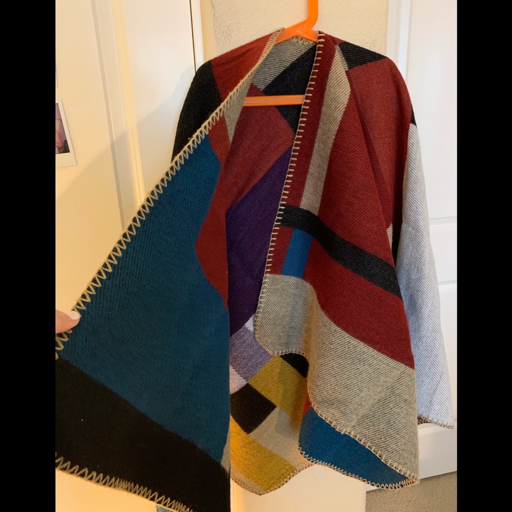 Check wool Cape - Picture 4 of 7